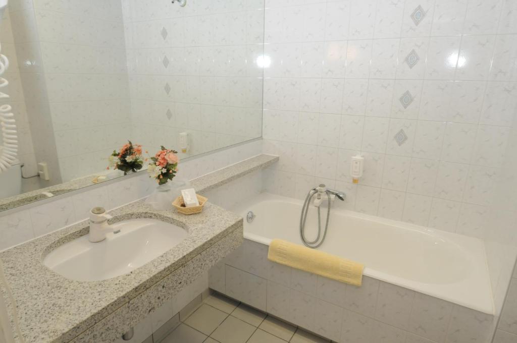 Hotel 4C Cluses Room photo